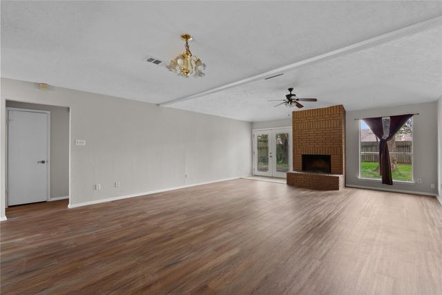 2819 Sugar Wood Drive, League City, TX 77573