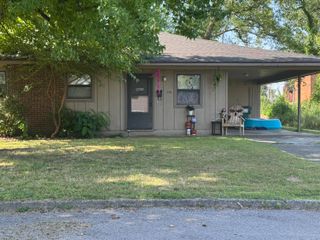 210 W Auburn Street A-B, Bolivar, MO 65613