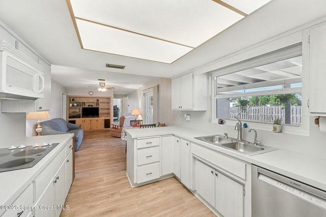 210 Villa Del Mar Way, Satellite Beach, FL 32937