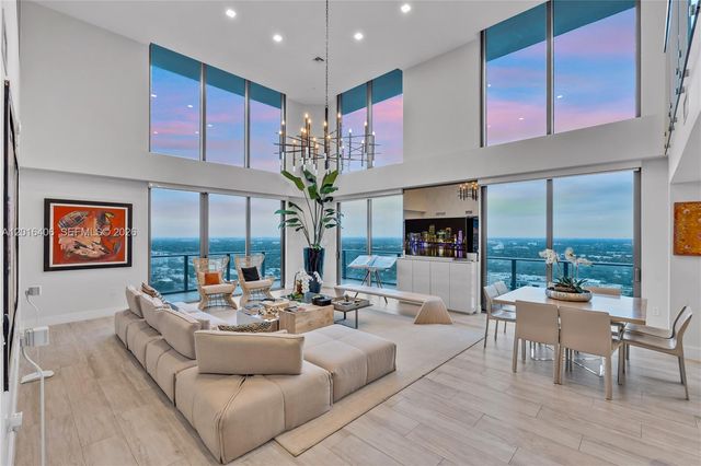 121 NE 34th St PH3217, Miami, FL 33137