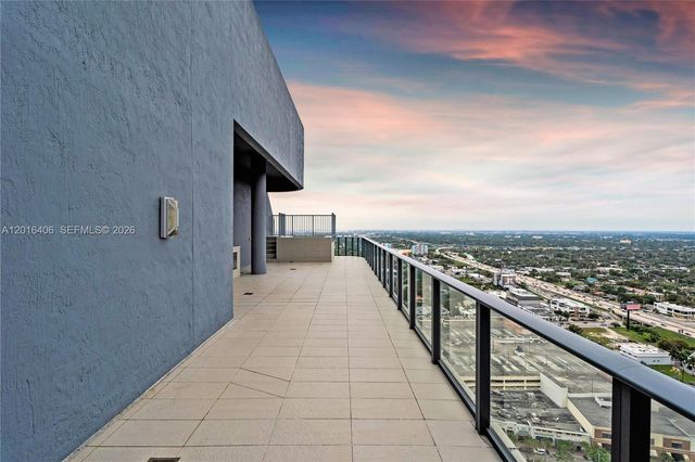 121 NE 34th St PH3217, Miami, FL 33137