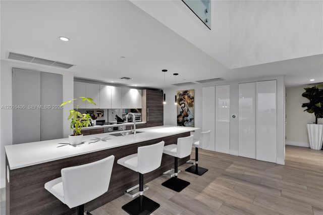 121 NE 34th St PH3217, Miami, FL 33137