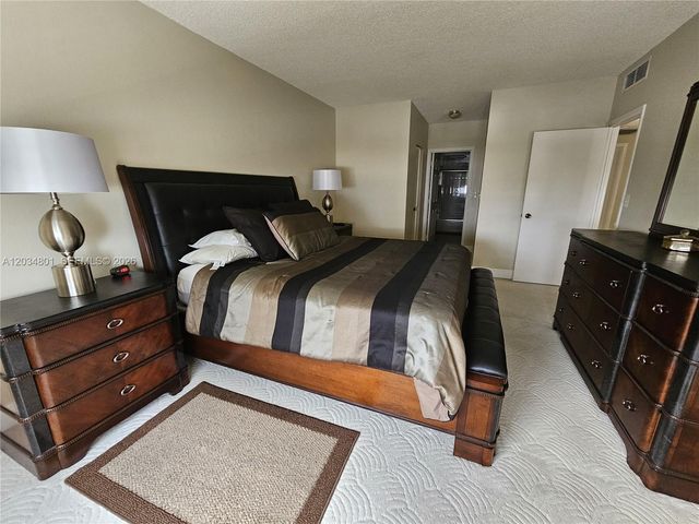 1980 S Ocean Dr 6J, Hallandale Beach, FL 33009