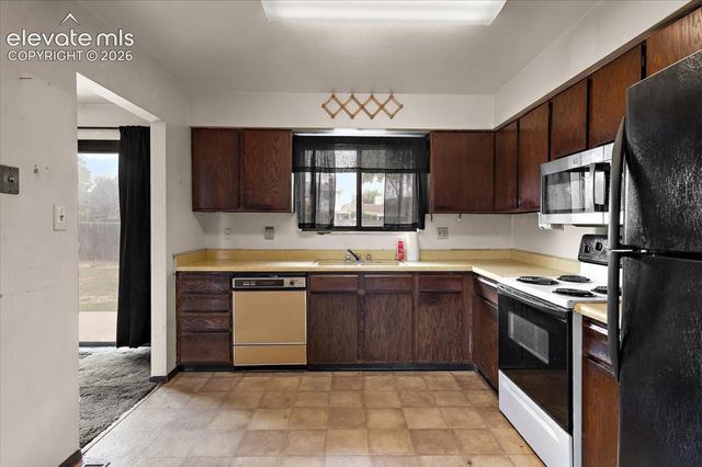 2121 Chautard Drive, Pueblo, CO 81005