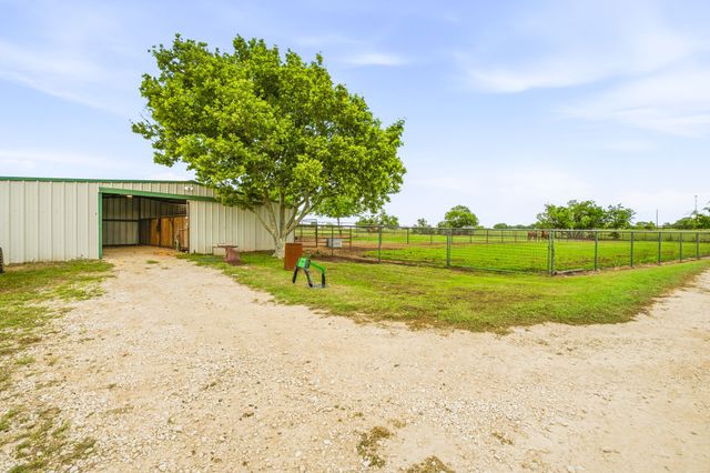 11555 N US Highway 377, Stephenville, TX 76401
