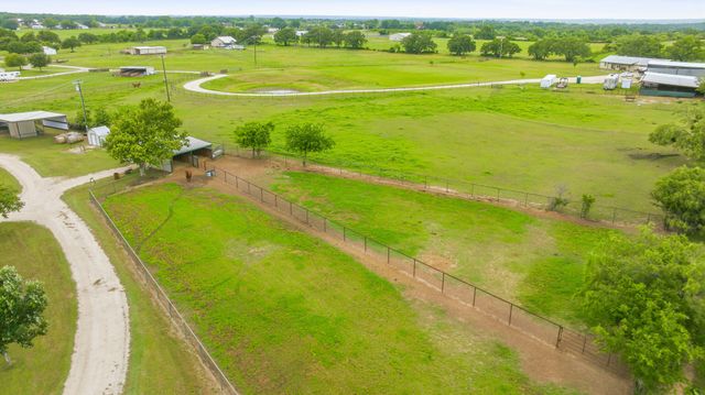 11555 N US Highway 377, Stephenville, TX 76401