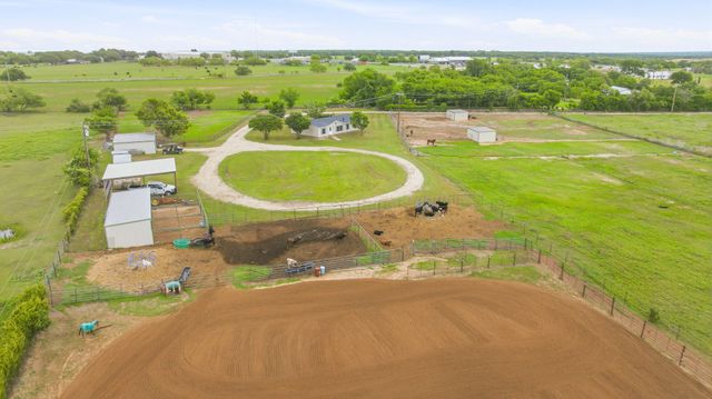 11555 N US Highway 377, Stephenville, TX 76401