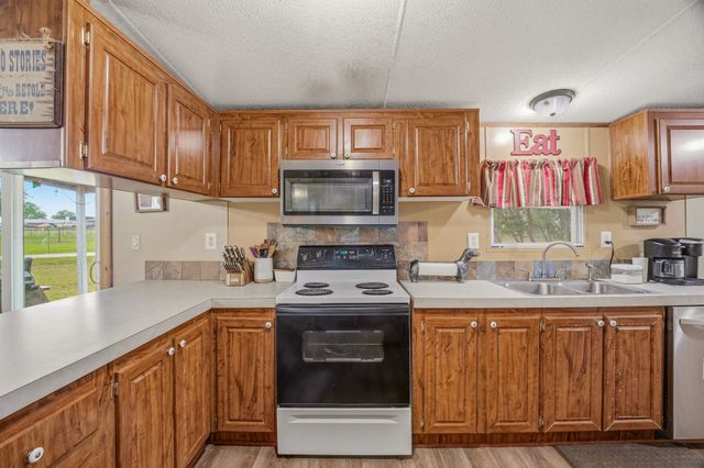 11555 N US Highway 377, Stephenville, TX 76401
