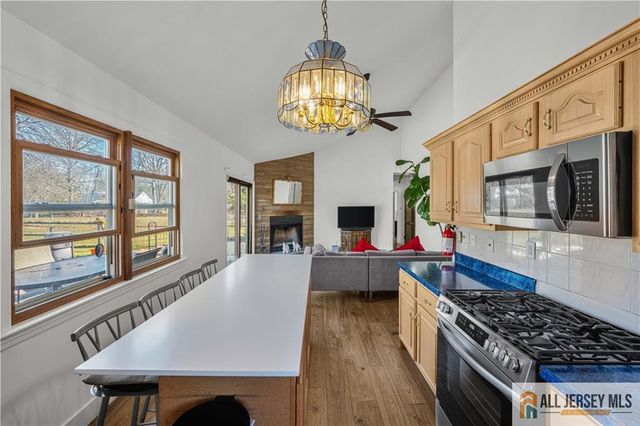 10 Wilkens Drive, Piscataway, NJ 08854