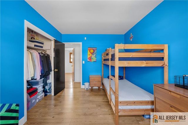 10 Wilkens Drive, Piscataway, NJ 08854