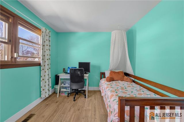 10 Wilkens Drive, Piscataway, NJ 08854