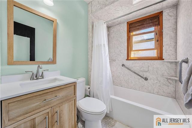 10 Wilkens Drive, Piscataway, NJ 08854