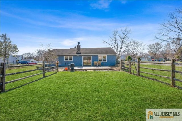 10 Wilkens Drive, Piscataway, NJ 08854