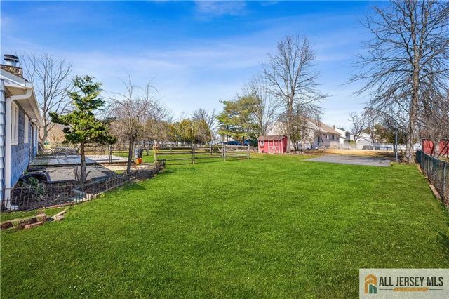 10 Wilkens Drive, Piscataway, NJ 08854