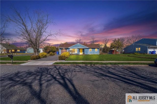 10 Wilkens Drive, Piscataway, NJ 08854