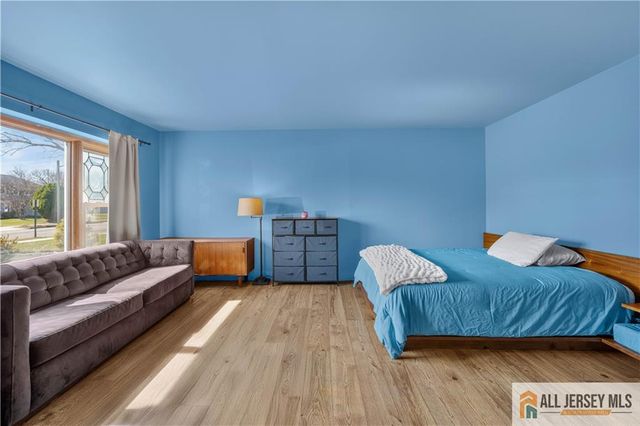 10 Wilkens Drive, Piscataway, NJ 08854