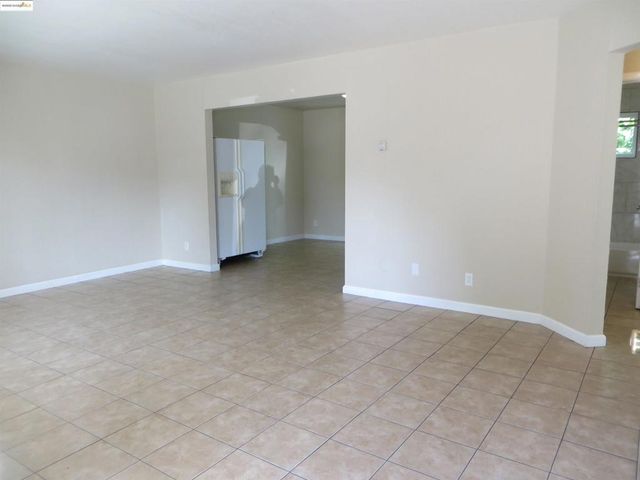 21462 Ocean View Dr, Hayward, CA 94541