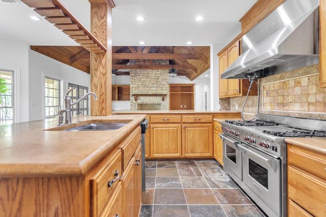 2234 Us Highway 90 W, Castroville, TX 78009