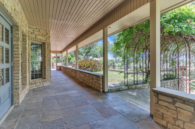 2234 Us Highway 90 W, Castroville, TX 78009