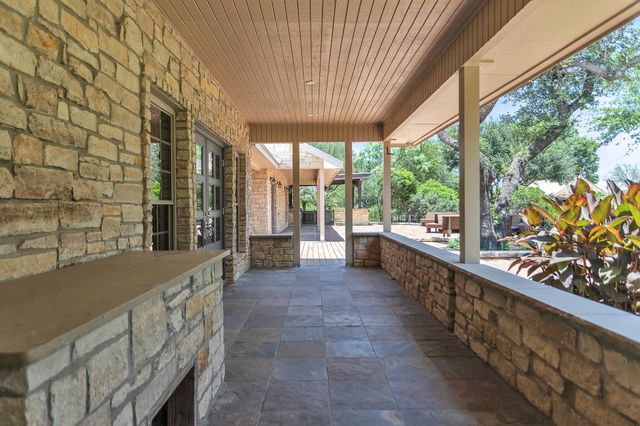 2234 Us Highway 90 W, Castroville, TX 78009