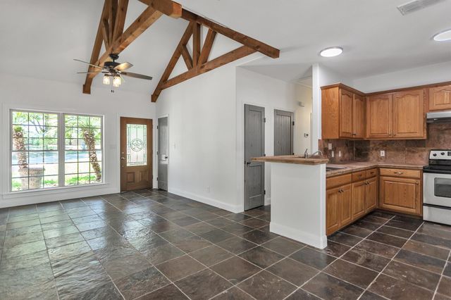 2234 Us Highway 90 W, Castroville, TX 78009
