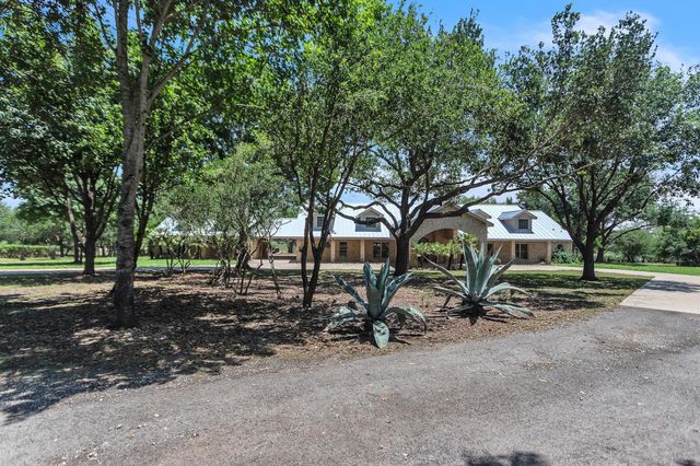 2234 Us Highway 90 W, Castroville, TX 78009