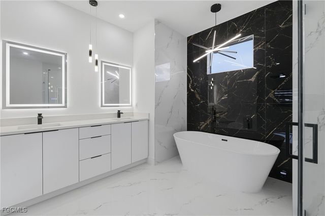 429 Tropicana PKWY E, Cape Coral, FL 33909