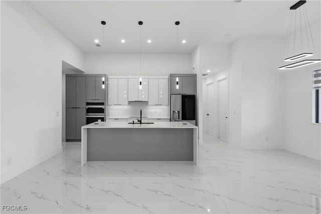 429 Tropicana PKWY E, Cape Coral, FL 33909