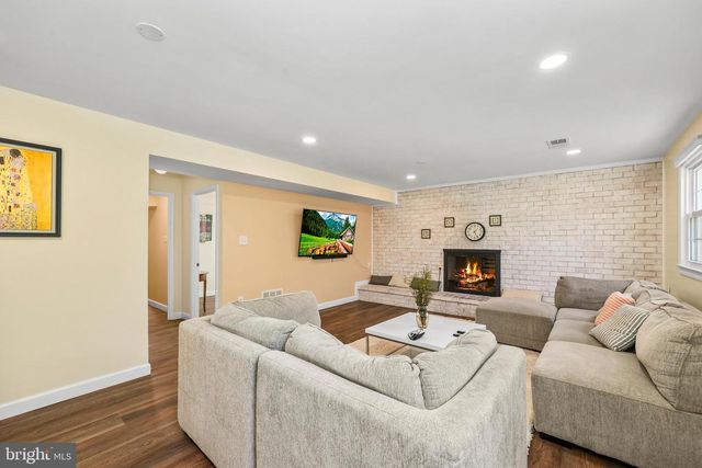 7011 SPANIEL RD, Springfield, VA 22153