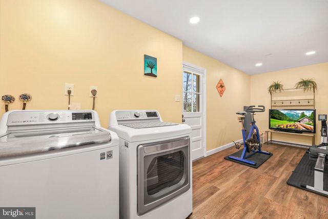 7011 SPANIEL RD, Springfield, VA 22153