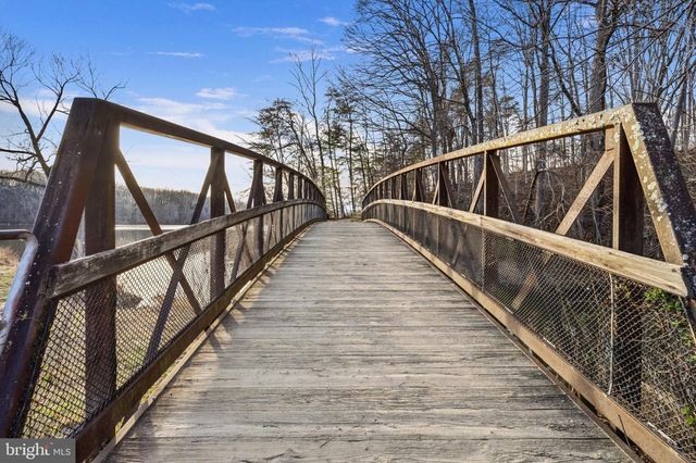 7011 SPANIEL RD, Springfield, VA 22153