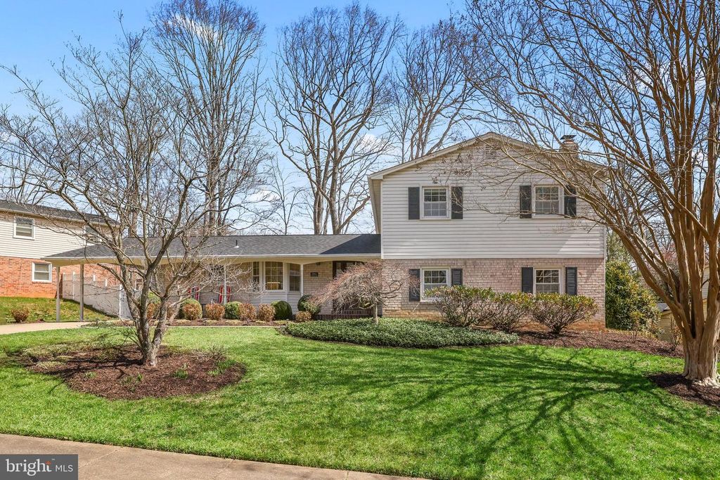 7011 SPANIEL RD, Springfield, VA 22153