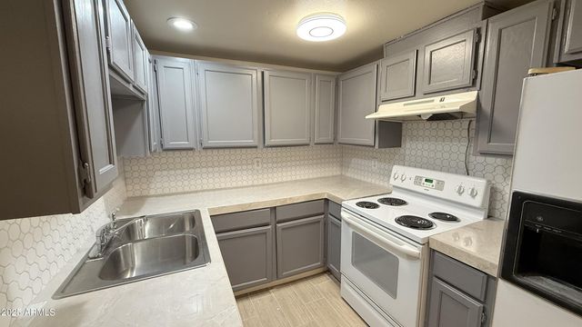 3145 W CYPRESS Street, Phoenix, AZ 85009