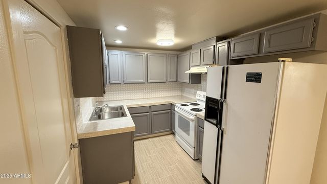 3145 W CYPRESS Street, Phoenix, AZ 85009