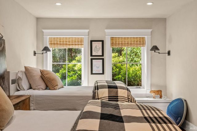 1181 York Ln, St. Helena, CA 94574