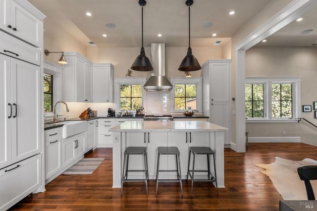 1181 York Ln, St. Helena, CA 94574