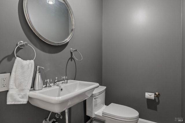 1181 York Ln, St. Helena, CA 94574