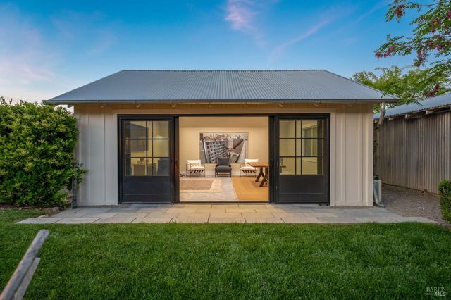 1181 York Ln, St. Helena, CA 94574