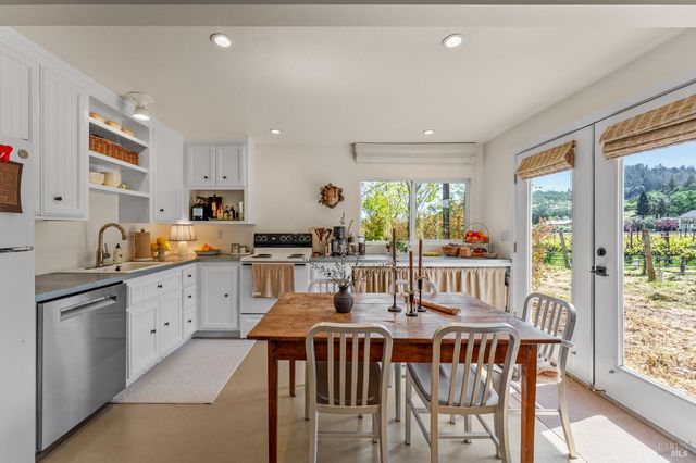 1181 York Ln, St. Helena, CA 94574