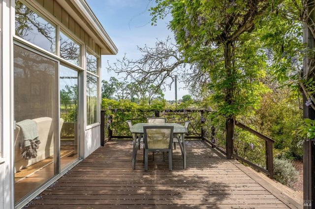 1181 York Ln, St. Helena, CA 94574