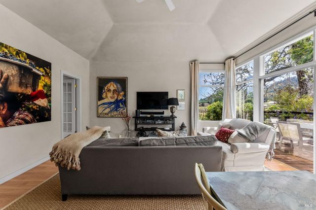 1181 York Ln, St. Helena, CA 94574