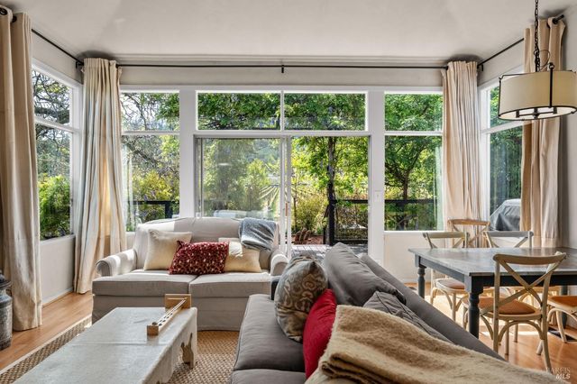 1181 York Ln, St. Helena, CA 94574