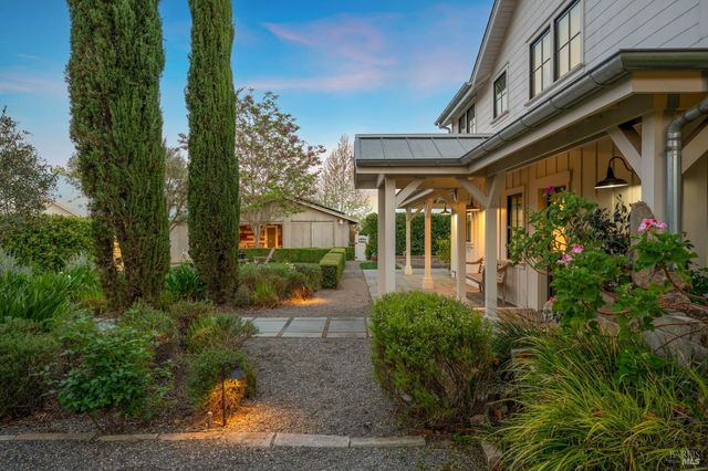 1181 York Ln, St. Helena, CA 94574