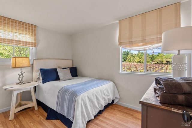 1181 York Ln, St. Helena, CA 94574