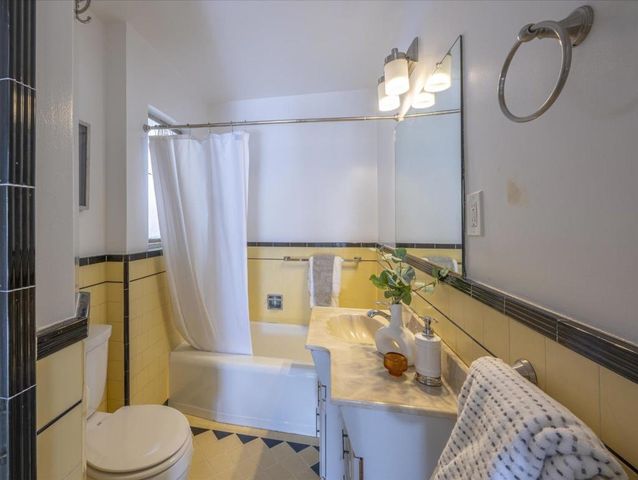 1196 Foothill Street, Redwood City, CA 94061