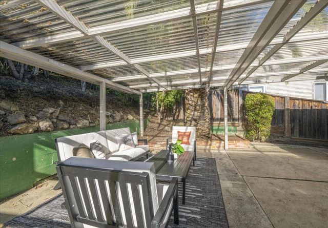 1196 Foothill Street, Redwood City, CA 94061