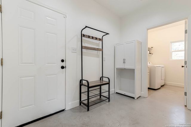1209 Avenue K, Hondo, TX 78861