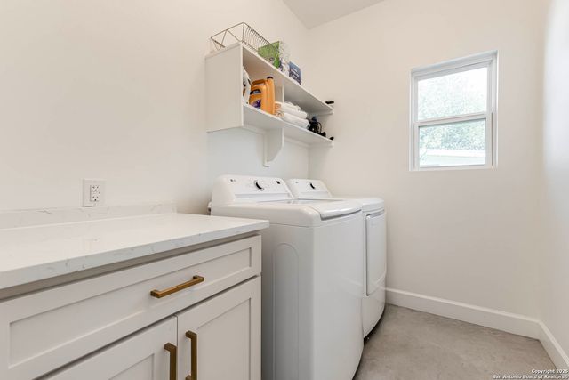 1209 Avenue K, Hondo, TX 78861