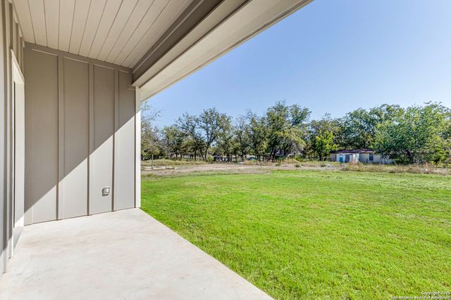 1209 Avenue K, Hondo, TX 78861