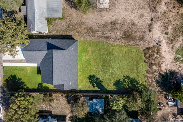 1209 Avenue K, Hondo, TX 78861
